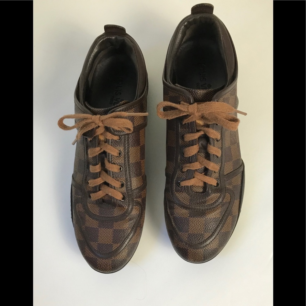 Louis Vuitton size   8 1/2 sneaker